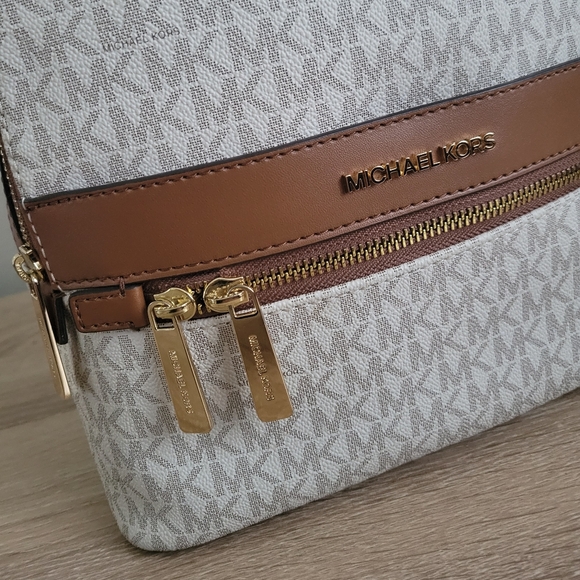 Michael Kors Kenly Medium Signature Backpack - Picture 4 of 11